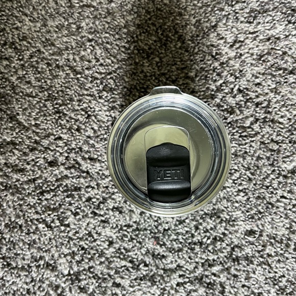 Small yeti tumbler. - Picture 2 of 3